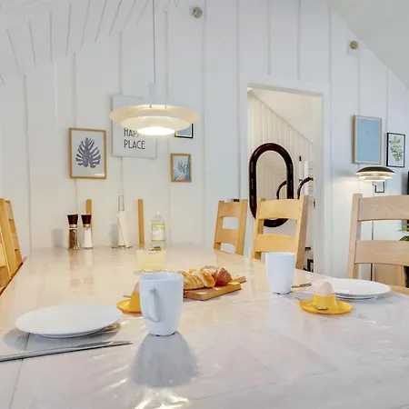Hjalmara - 900m From The Sea By Interhome *