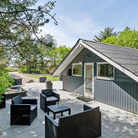 Hjalmara - 900m From The Sea By Interhome *